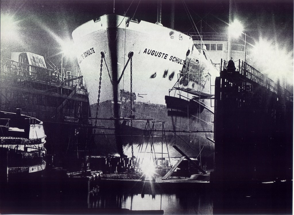 Auguste Schulte im Dock 001